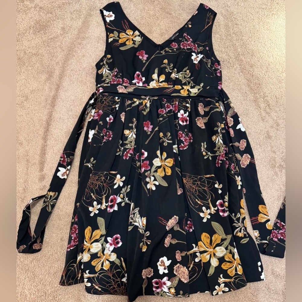 Stork & Babe Maternity Dress Black Floral Print V-Neck Sleeveless Size M View 2